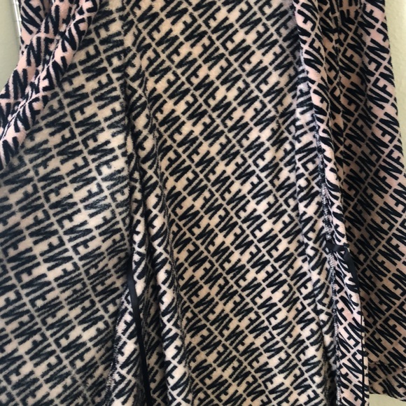 FASHION NOVA Robe. - Picture 7 of 9